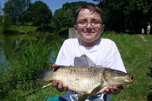 12-rodzinne-zawody-karpiowe13-201626AAE73C-CFFA-7DE0-8EFA-1AA64CB7194C.jpg